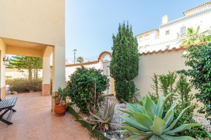 Image No.2-Villa de 4 chambres à vendre à Torrevieja