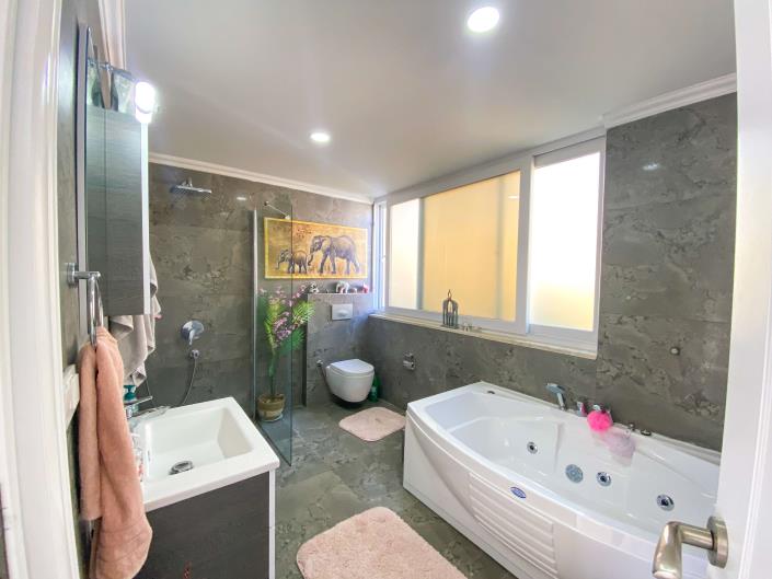 Image No.16-4 Bed Villa / Detached for sale