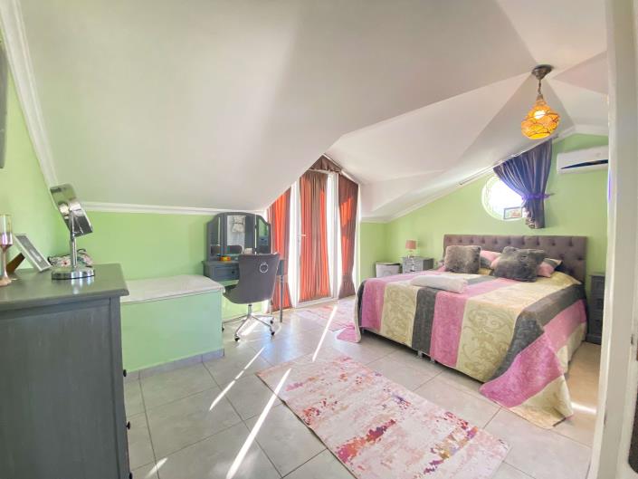 Image No.10-4 Bed Villa / Detached for sale