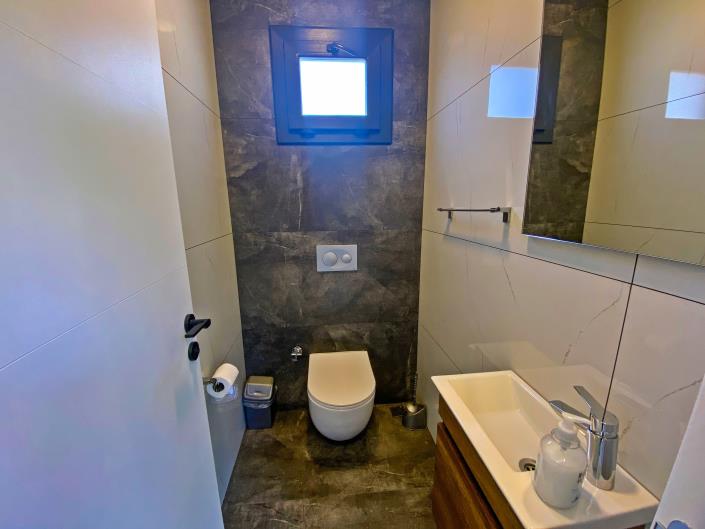 Image No.10-4 Bed Villa / Detached for sale