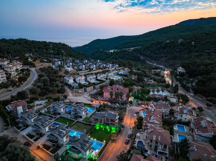 Image No.3-Villa de 4 chambres à vendre à Hisaronu