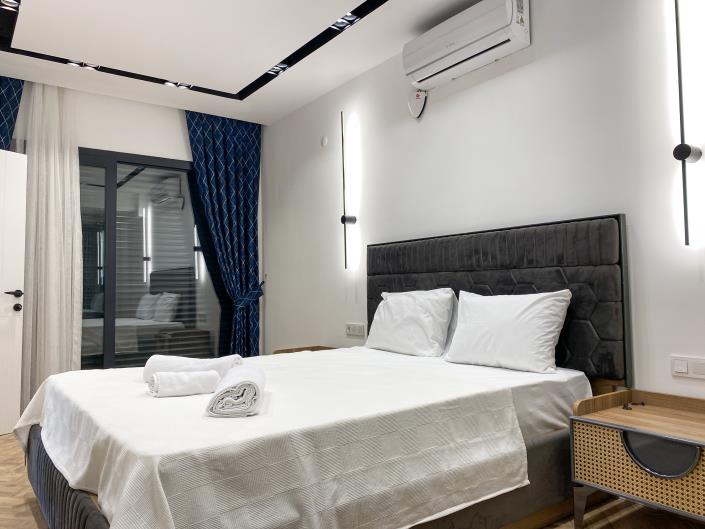 Image No.10-5 Bed Villa for sale