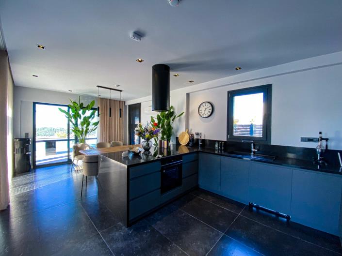 Image No.9-4 Bed Villa for sale