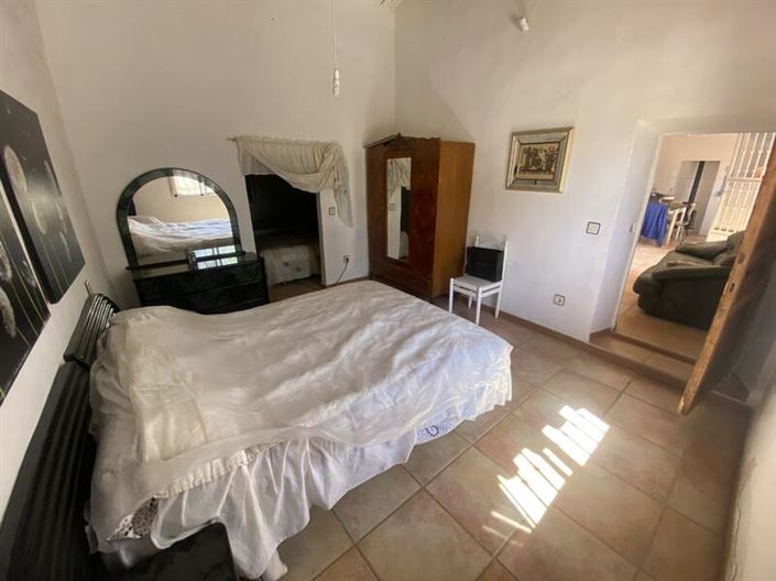 Image No.8-3 Bed Property for sale