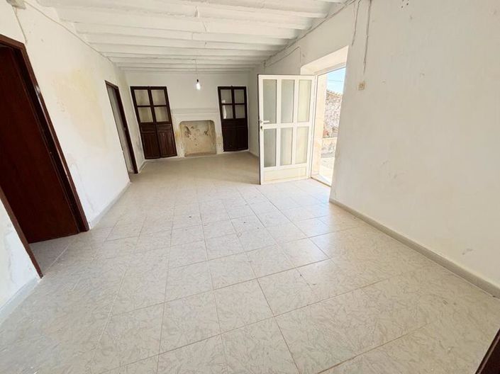 Image No.2-4 Bed Property for sale