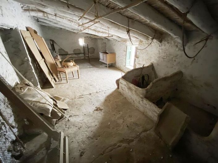 Image No.10-3 Bed Property for sale