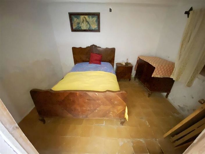 Image No.15-3 Bed Property for sale