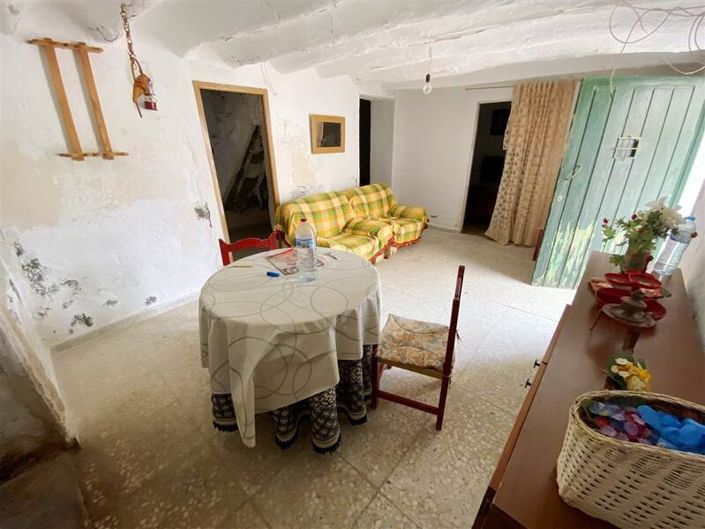 Image No.5-3 Bed Property for sale