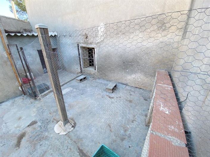 Image No.33-6 Bed Property for sale