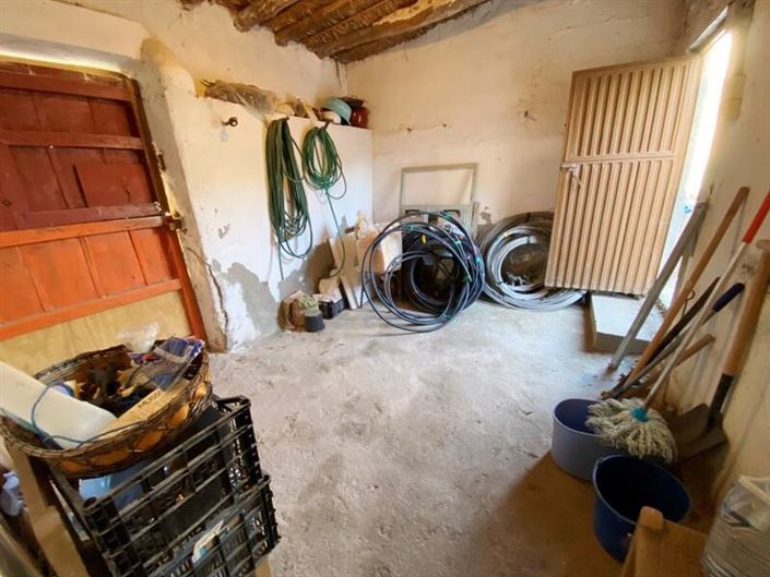 Image No.34-6 Bed Property for sale