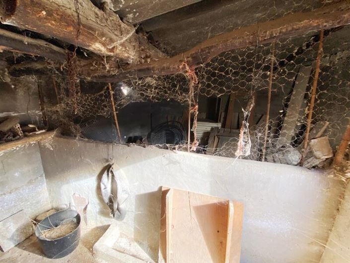 Image No.40-6 Bed Property for sale