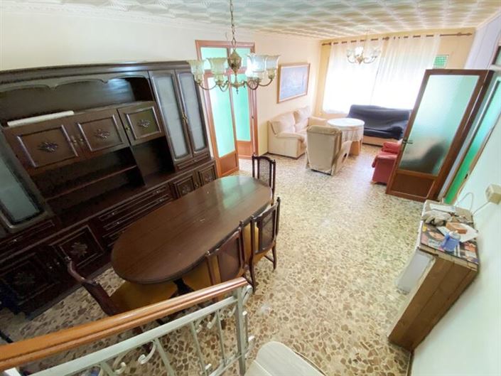 Image No.6-6 Bed Property for sale