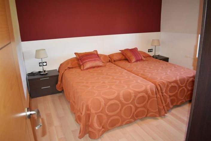 Image No.17-4 Bed Property for sale