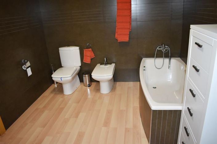 Image No.18-4 Bed Property for sale