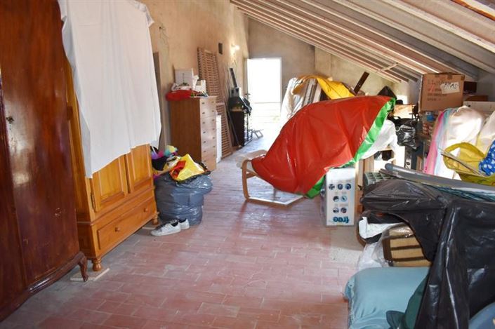 Image No.20-4 Bed Property for sale