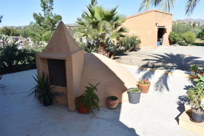 Image No.6-4 Bed Property for sale