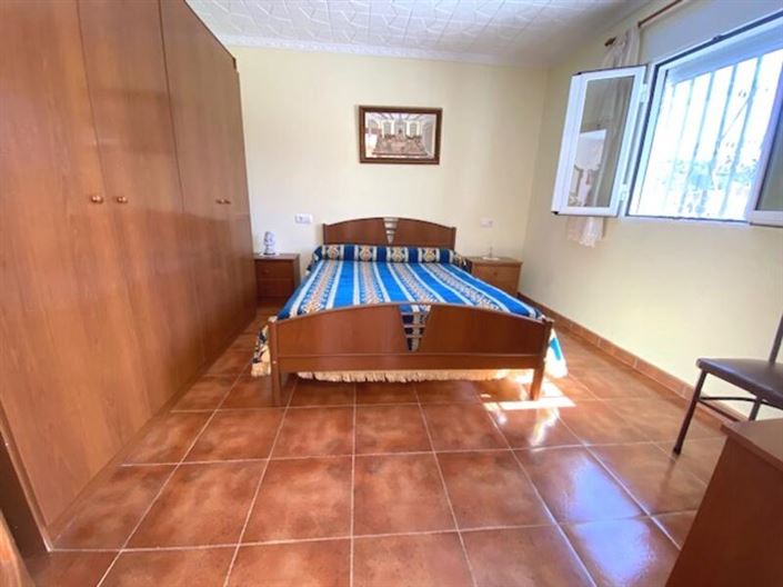 Image No.8-3 Bed Property for sale