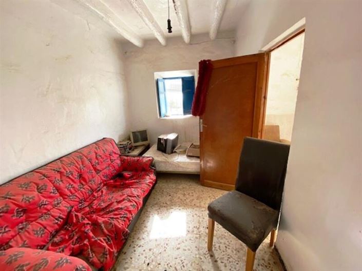 Image No.12-3 Bed Property for sale