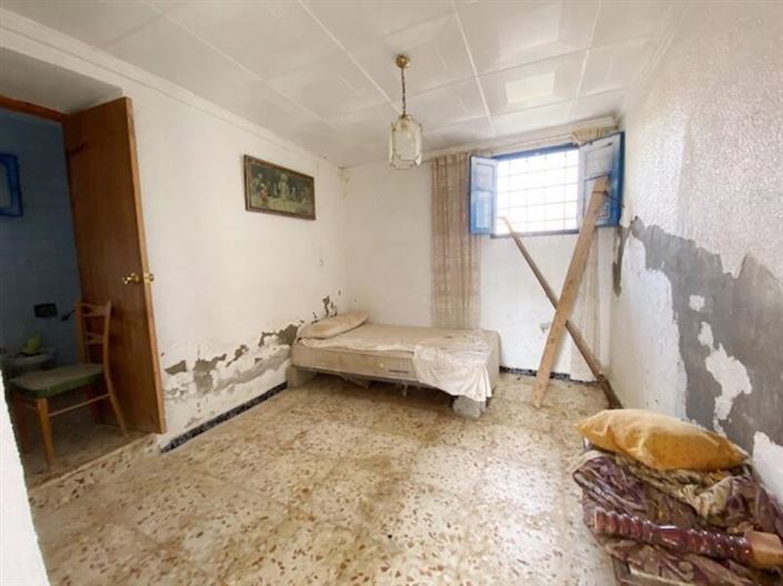 Image No.3-3 Bed Property for sale