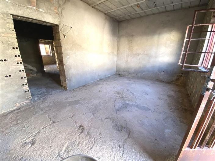 Image No.11-5 Bed Property for sale