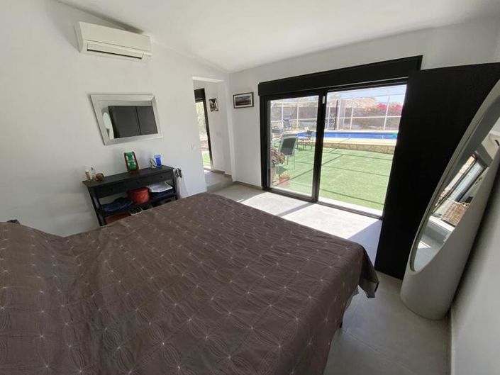 Image No.21-4 Bed Property for sale