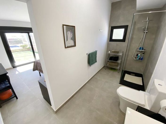 Image No.23-4 Bed Property for sale