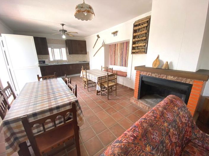 Image No.24-6 Bed Property for sale