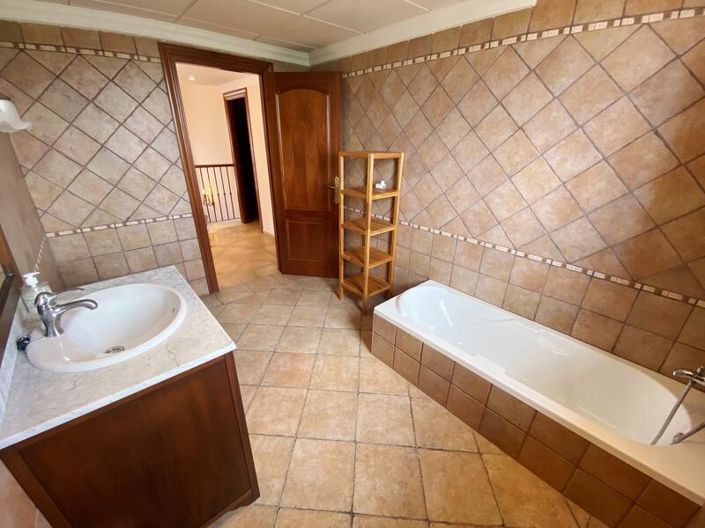 Image No.29-4 Bed Villa for sale