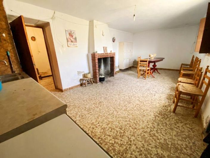 Image No.17-4 Bed Property for sale