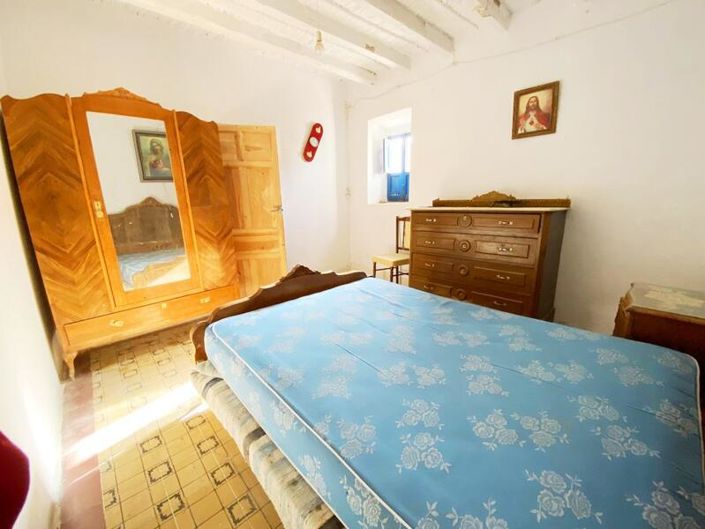 Image No.23-4 Bed Property for sale