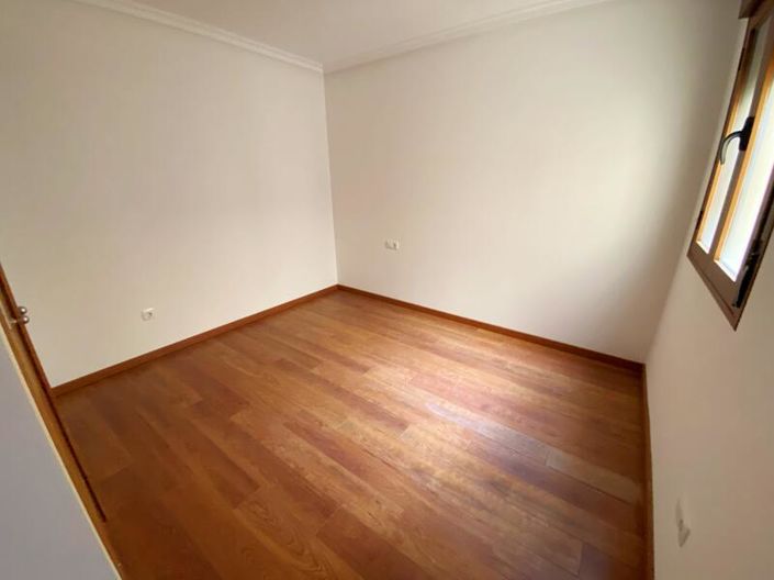 Image No.12-4 Bed Apartment for sale