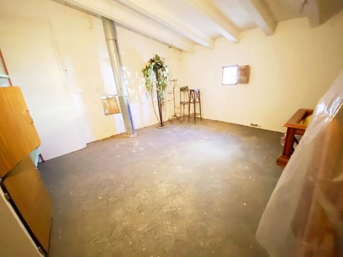 Image No.22-5 Bed Property for sale