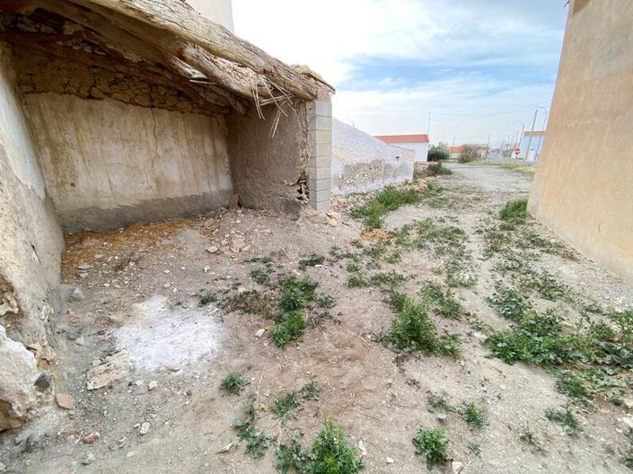 Image No.18-3 Bed Property for sale