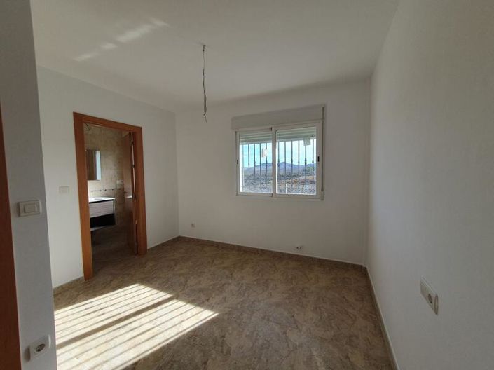 Image No.15-5 Bed Villa for sale