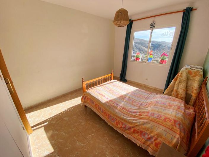 Image No.14-2 Bed Property for sale