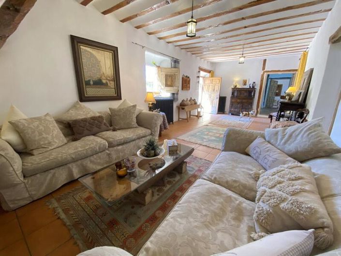 Image No.14-7 Bed Property for sale