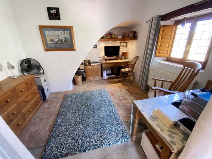 Image No.22-7 Bed Property for sale