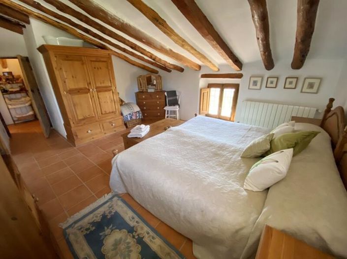 Image No.31-7 Bed Property for sale