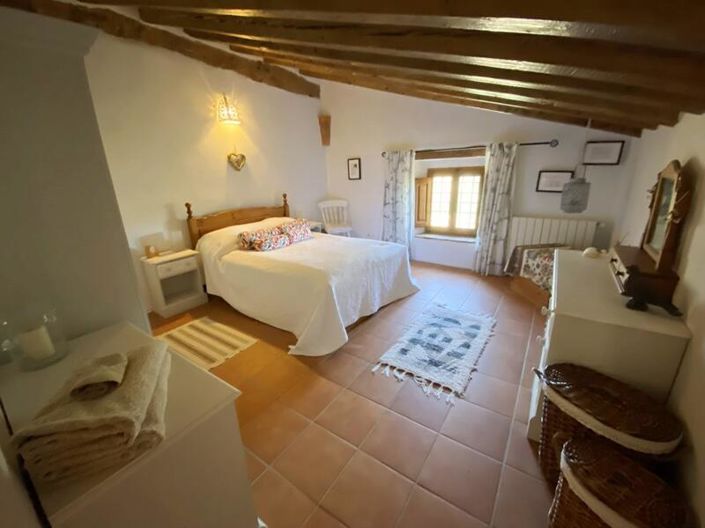 Image No.34-7 Bed Property for sale