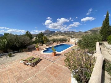 vh2542-country-house-for-sale-in-velez-rubio-