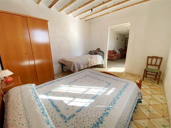 Image No.9-3 Bed Property for sale