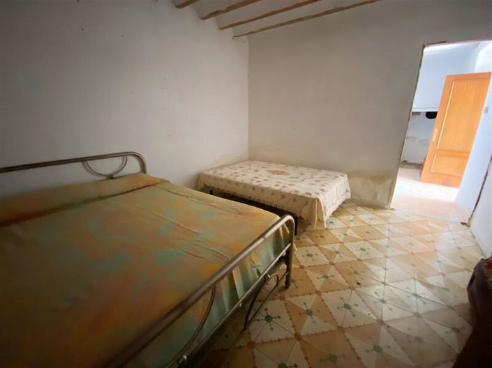 Image No.13-3 Bed Property for sale