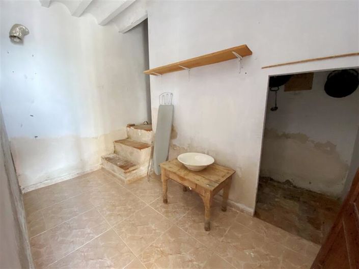 Image No.14-3 Bed Property for sale