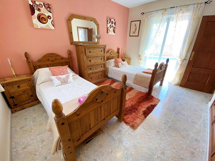 Image No.10-3 Bed Villa for sale