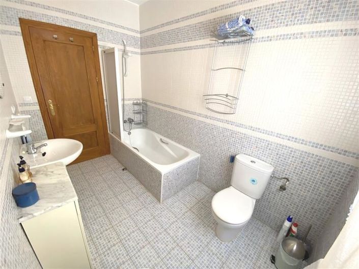 Image No.17-3 Bed Villa for sale