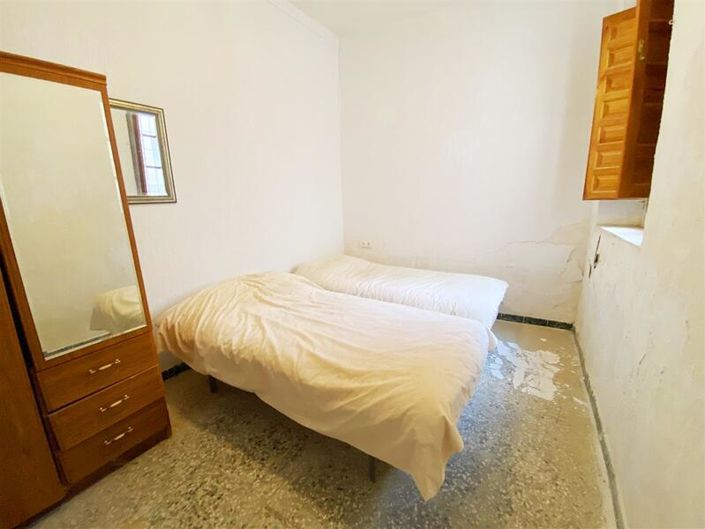 Image No.13-5 Bed Property for sale