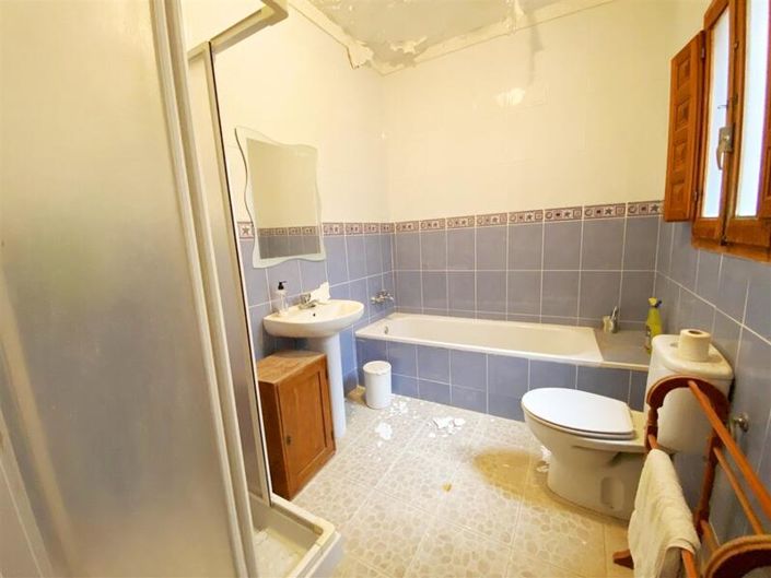 Image No.14-5 Bed Property for sale