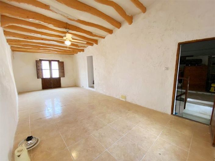 Image No.22-5 Bed Property for sale