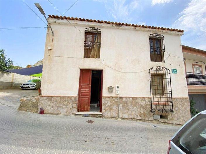 Image No.37-5 Bed Property for sale