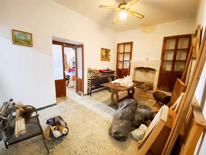 Image No.8-5 Bed Property for sale